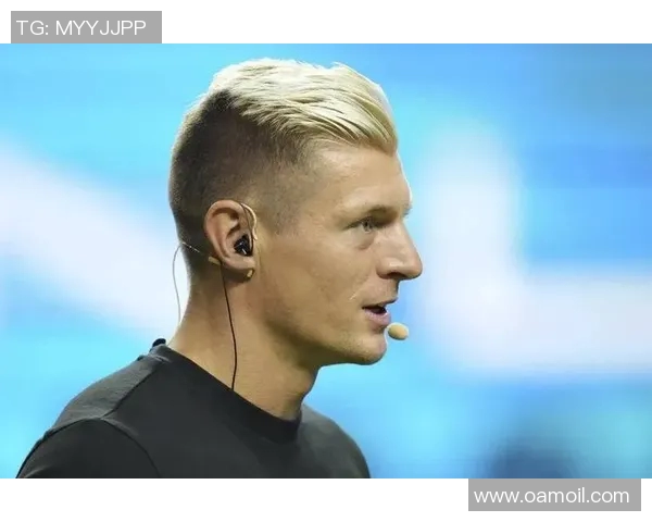 克罗斯：从足球天才到战术大师的华丽转身与辉煌历程