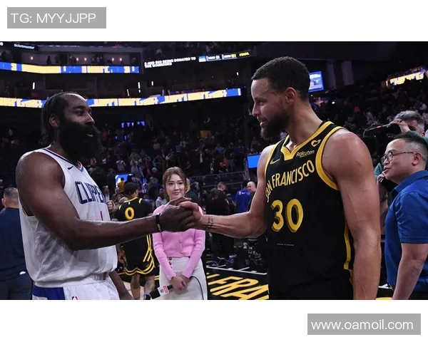 勇士与快船激战正酣NBA直播精彩瞬间回顾与分析